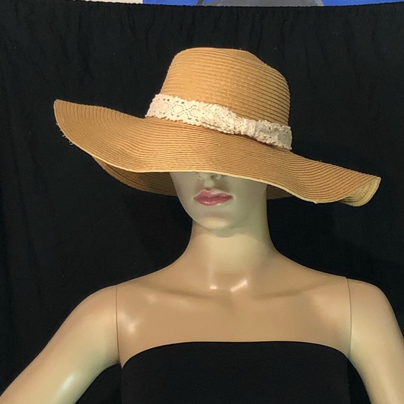 Floppy hat - Picture 2 of 3